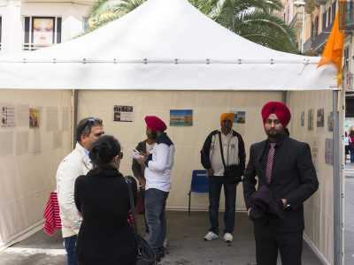 Abbiamo avuto modo di incontrare alcuni Sikh in occasione del Sikh Fest Bari 2016, una manifestazione tenutasi lo scorso sabato 23 aprile in via Sparano, con l�obiettivo di far conoscere la propria religione e  tradizione
